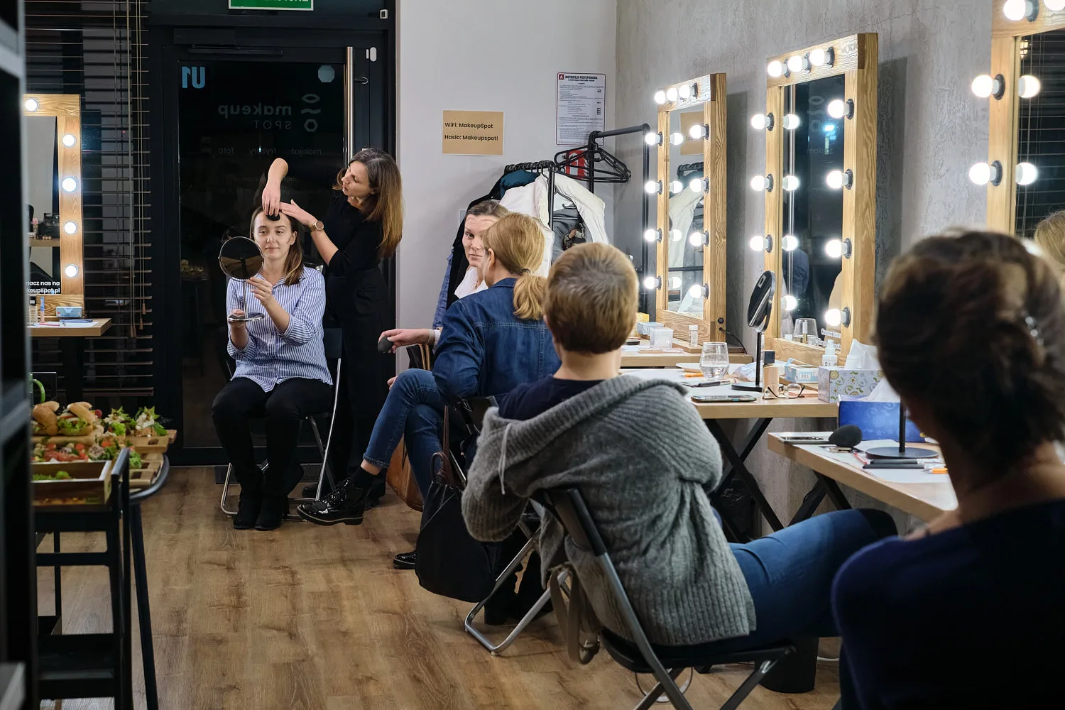 Grupowy kurs makijażu 8